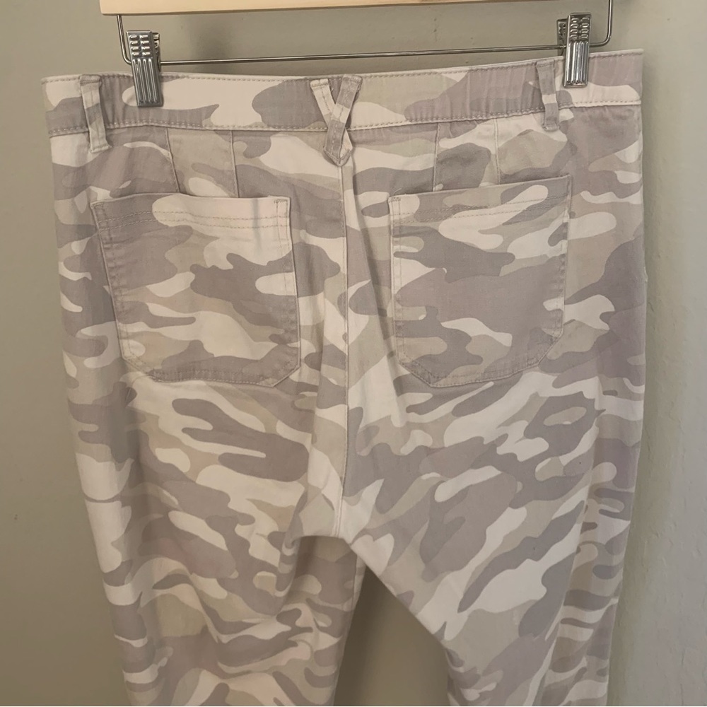 DEMOCRACY “Ab” Technology Camo Stretch Joggers Jeans Denim Size 10 - Picture 7 of 12